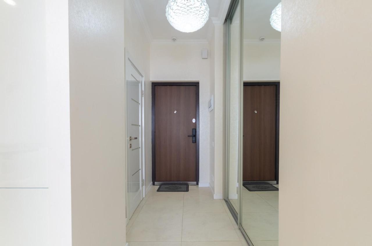 Petrovdom 197-214-182 In Cozy Apartment In Residence Complex Central Park Kyiv Exterior photo